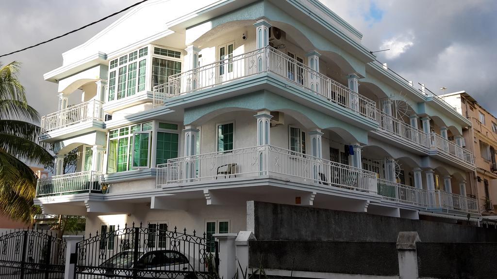 Residence Lasenza Apartment Flic en Flac Екстер'єр фото